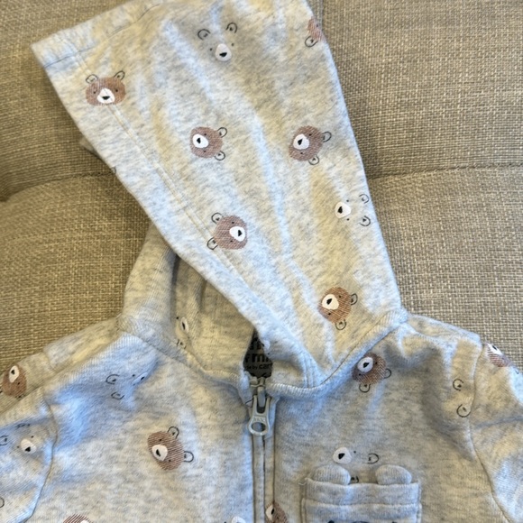 Carter’s | Zip-up Hoodie | 3-6 Month 🧸 - Picture 2 of 4